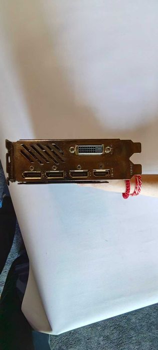 Видео карта Gigabyte 4GB