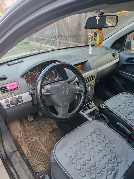 Vând Opel Astra h
