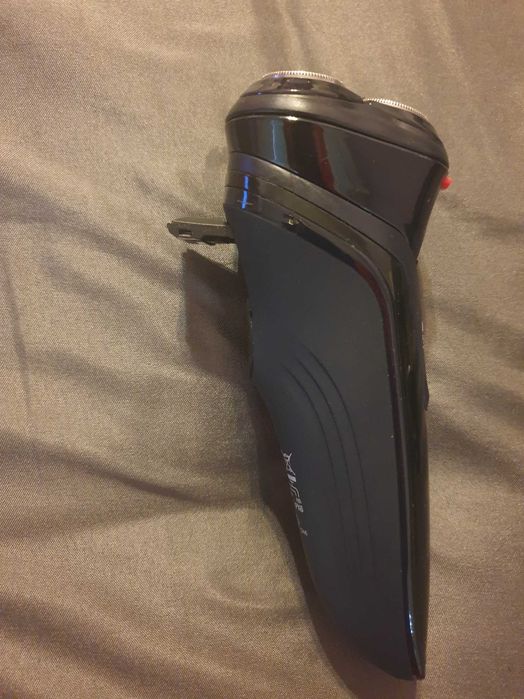 Самобръсначка Red Bull Rasing