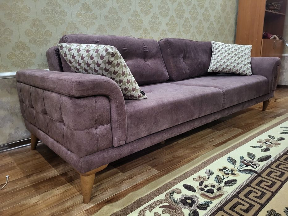 Фирменный Диван бордовый