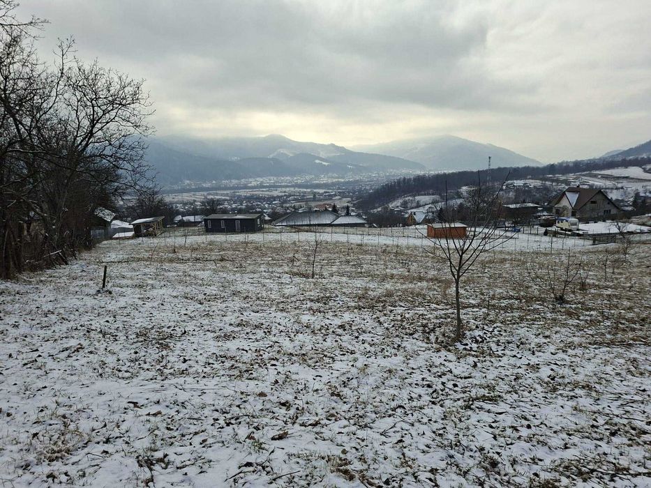 Se vând parcele de teren intravilan în Piatra Neamț, zona Bistrița