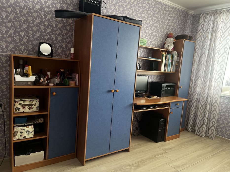 продам стенку (компьютерный стол)
