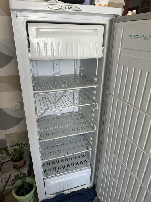 Продам морозильник