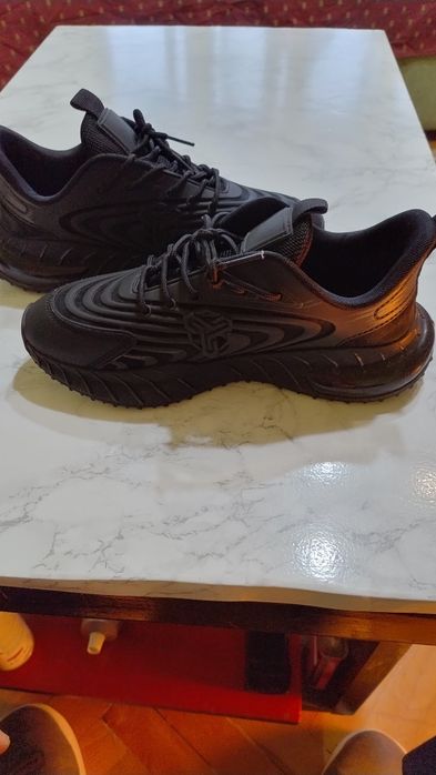 Маратонки номер 40