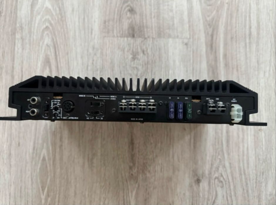 Amplificator auto Alpine 3537