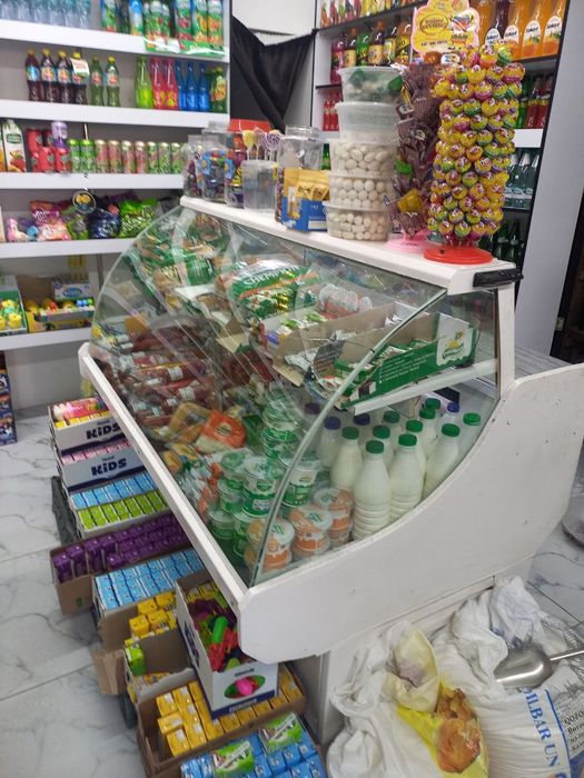 Витрина холодильник