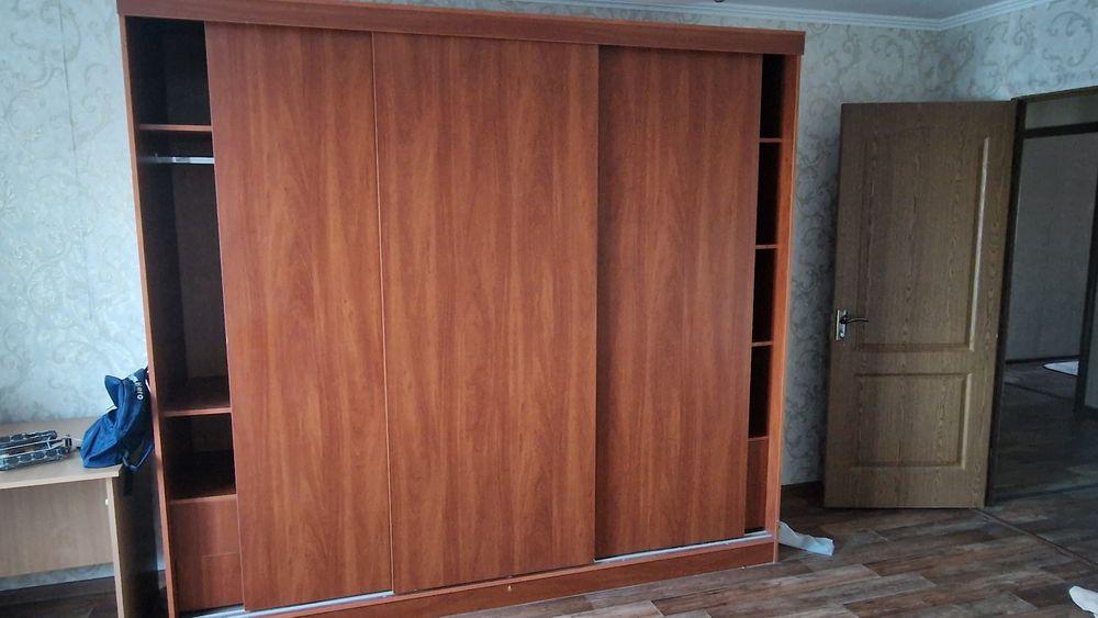 Продаётся Шкаф купе.