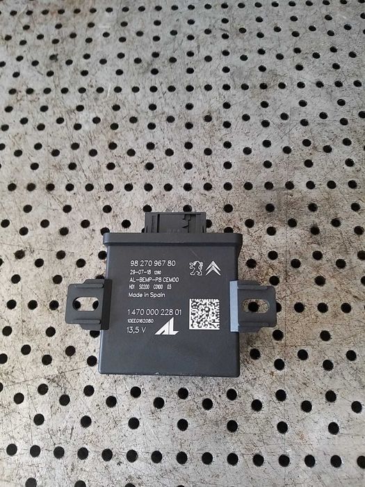 Modul calculator reglaj faruri peugeot 3008 2 2018 9827096780 147000022801