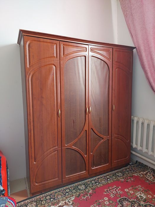 Шкаф киім ілуге,