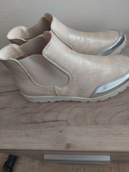 Ghete imitatie de piele pentru femei