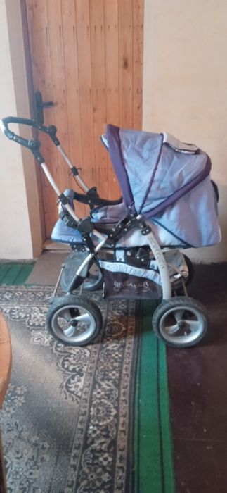 Продам срочно детскую коляску