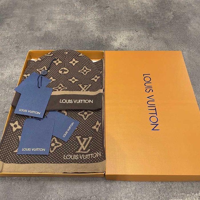 Луксозен подаръчен комплект шапка с шал луксозна кутия сертификат lux