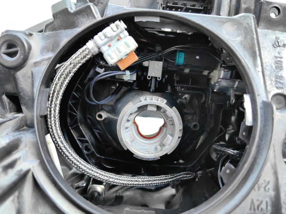 Оригинални  фарове  БМВ 1 Ф20  BMW 1 F20 Led Bixenon Adaptive