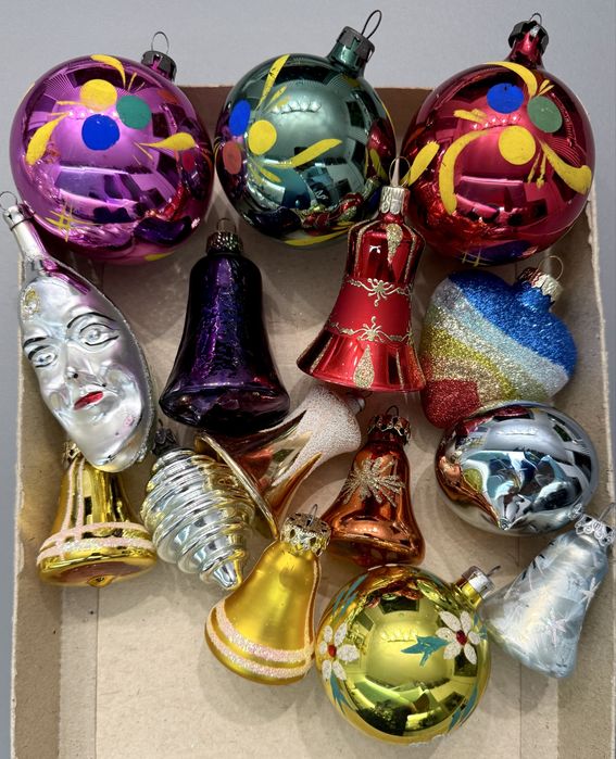 Globuri vechi  pentru pomul de Craciun