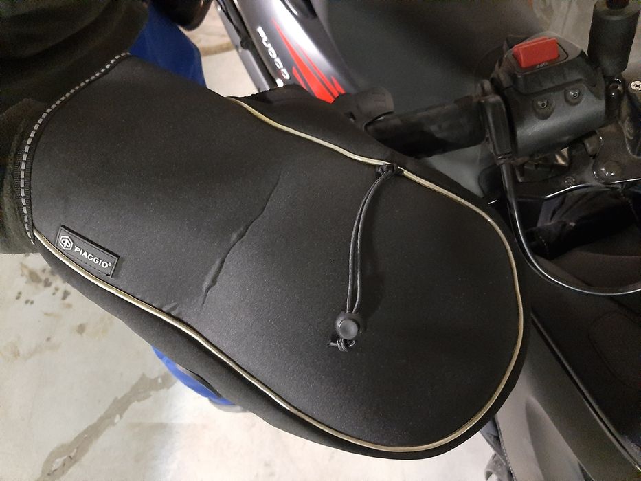 Piaggio handgrip covers / protectii maini antifrig