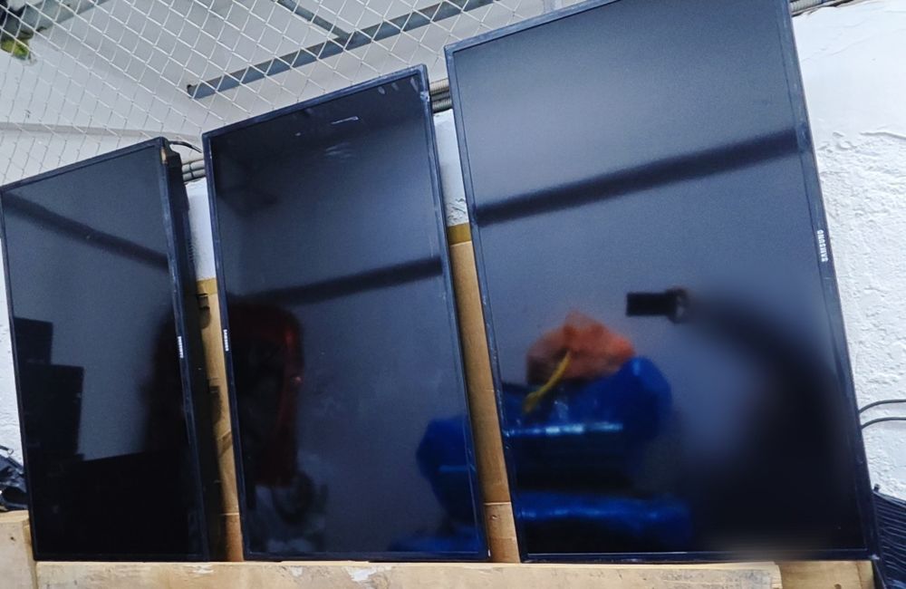 Телевизорф Samsung 102см