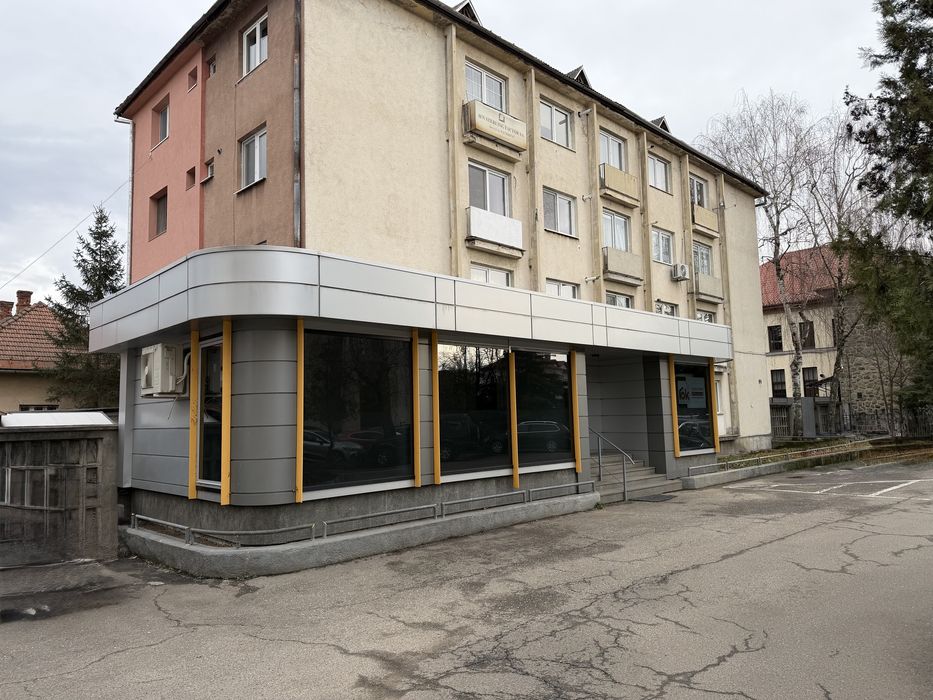 Ofer spre inchiriere spatiu modern 100 mp ultracentral