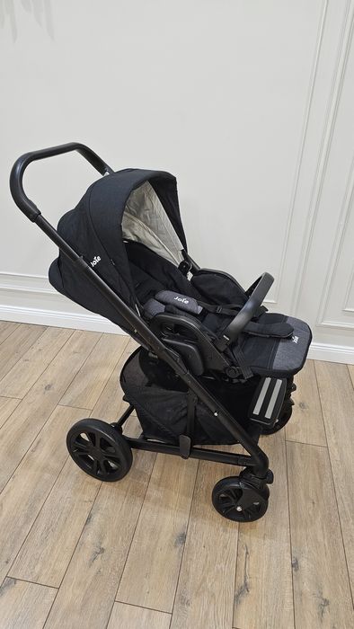 Продам коляску Joie