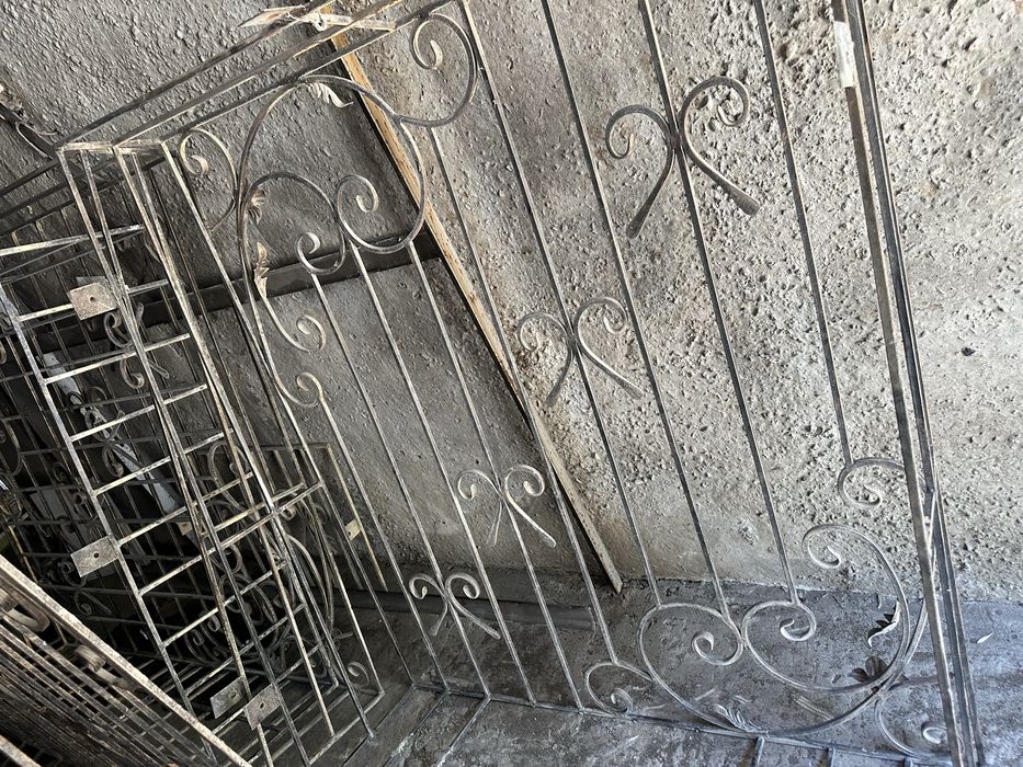 Решетки кованные аквариумные с козырьками