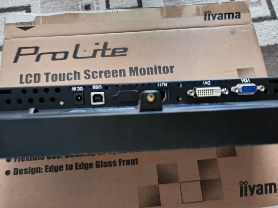 Monitoare Profesionale Full HD 32 și 22 inch