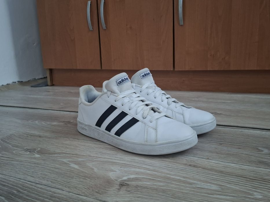 Продаю кроссовки Adidas.