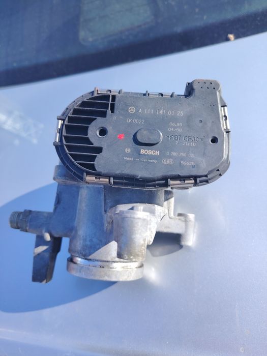 Дроссельная заслонка Mercedes-Benz W210 E200