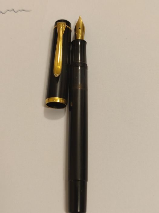 Stilou Pelikan M200  anii 1980 vintage piston unic in Romania