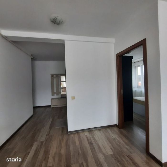 Apartament 2 camere, decomandat, parcare, Floresti