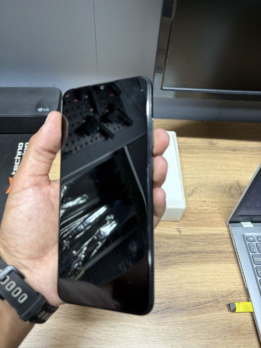 Samsung A04e 32 gb рабочтй , целый