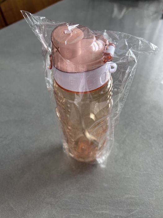 Бутылка для воды пластиковая