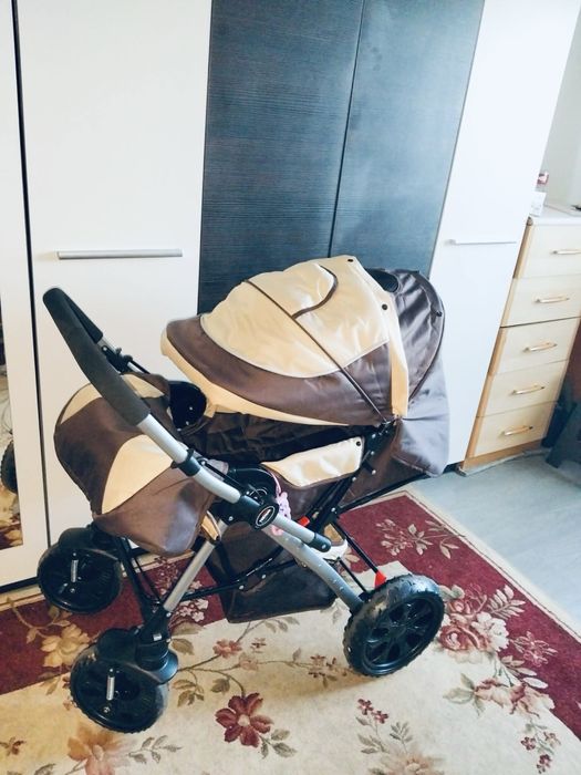 Se vinde carucior !!!!