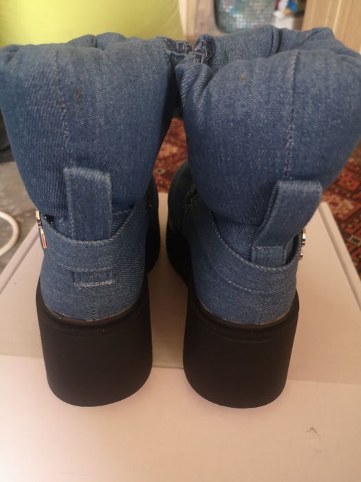 Чисто нови дамски боти