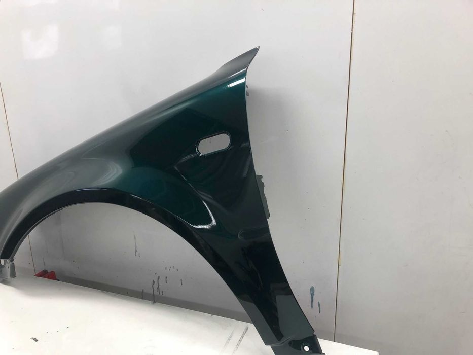 Aripa Fata Stanga VW Passat B5.5 An 2000-2003 (LB6W (Verde))