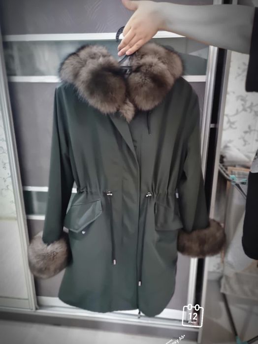 Продам парку почти новый