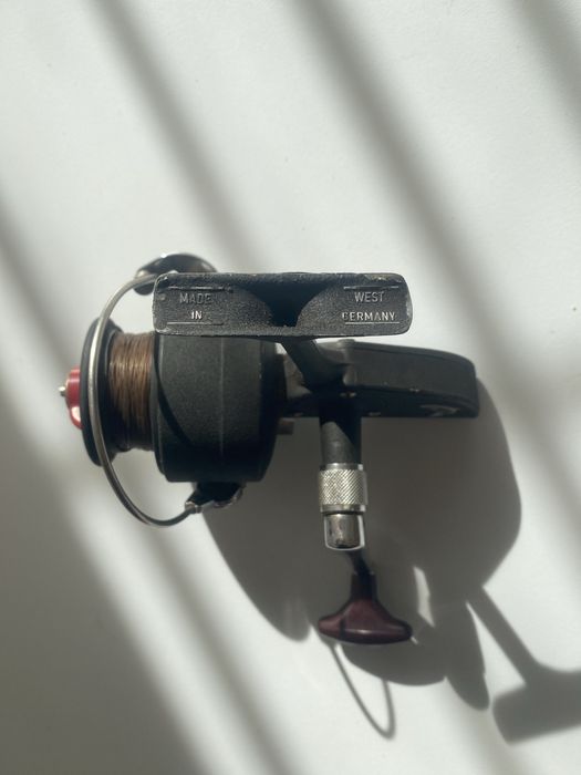 mulinete pescuit vechii colectie linguri  si colectie lansete germina