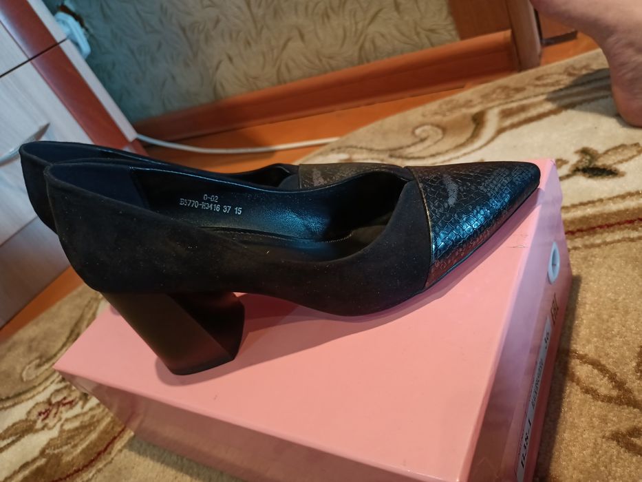 Продам новые туфли