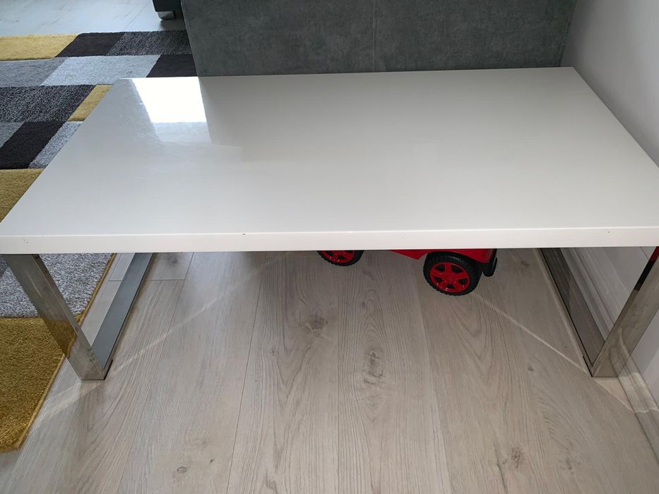 Masa din mdf lucios