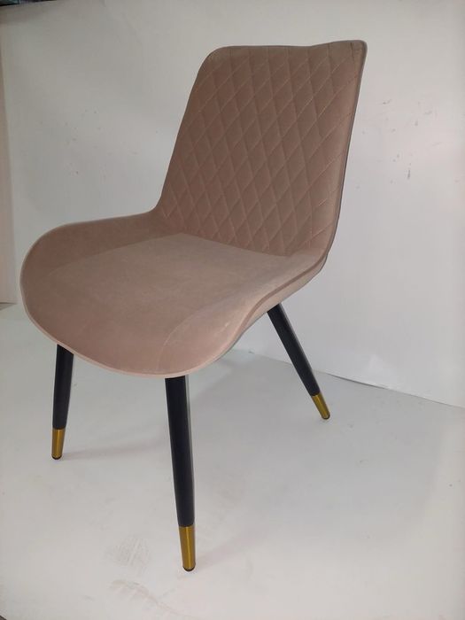 Трапезен стол в два цвята