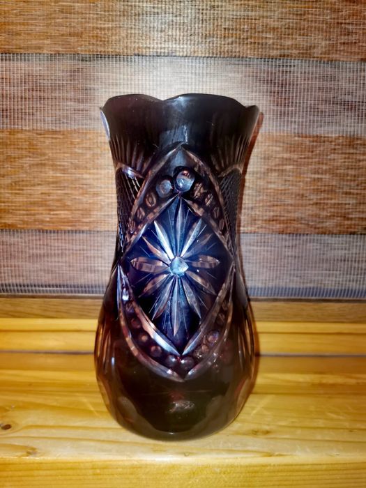 Антикварена кристална ваза червено черена рядка BAZAU PERLA LUX