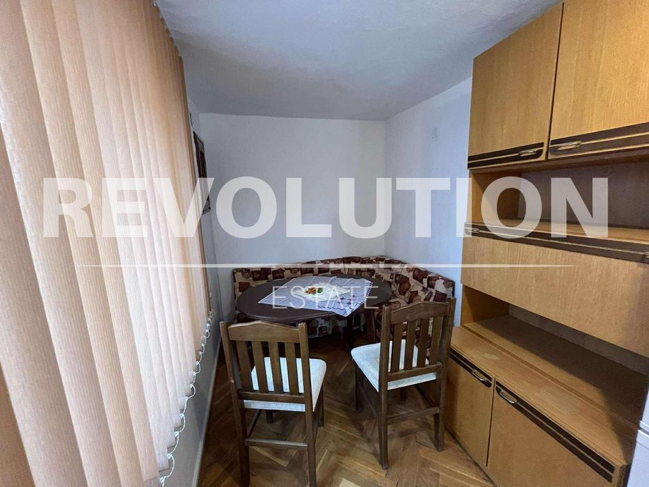 Къща в района на Бриз!