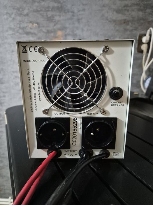 UPS Kemot 700w cu baterie de mașină