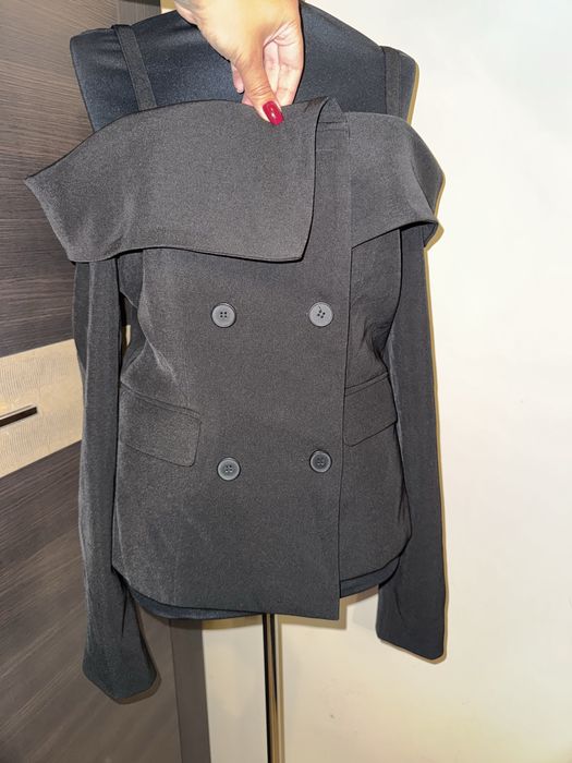 Sacou cu  umeri decupati