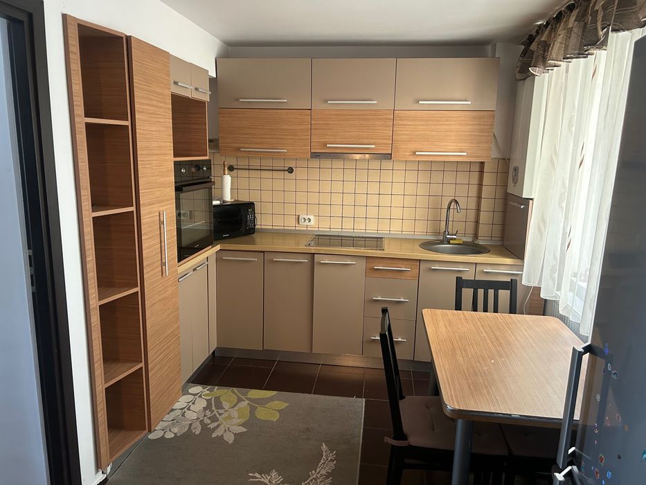 Inchiriez apartament central 2 camere