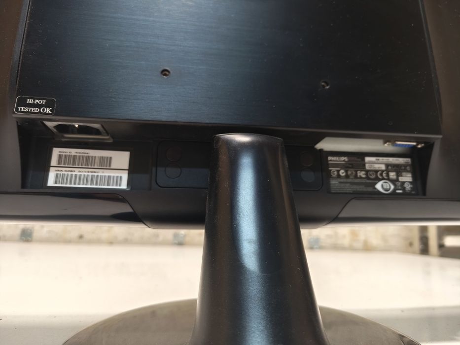 Монитор Philips 22''
