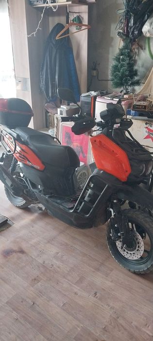 Продам скутор 175куб