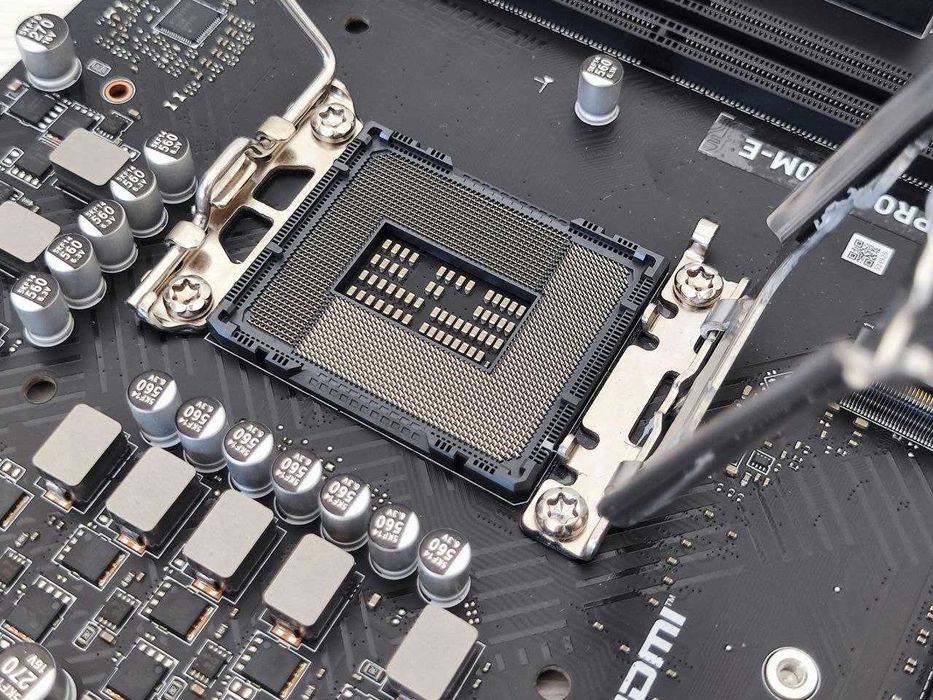 MSI PRO B760-P (DDR5) — Отличное состояние Материнской платы