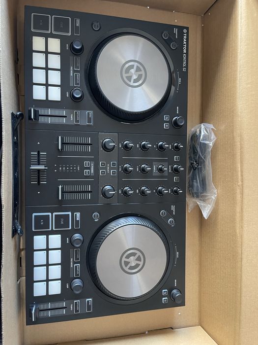 platane / consolă DJ noi