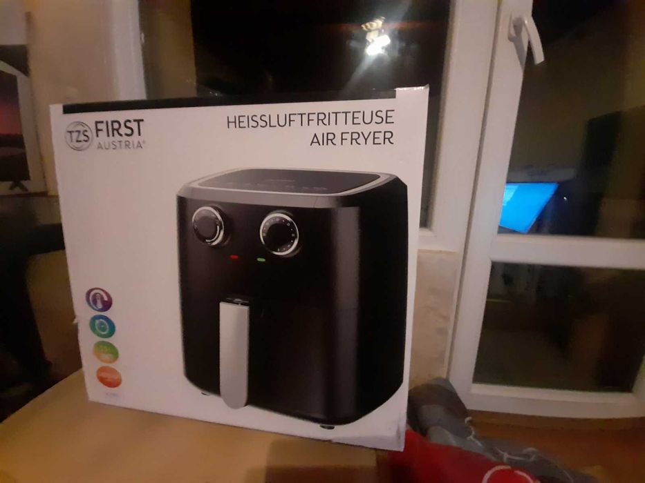 Продавам фритюрник air fryer чисто нов без мазнини
