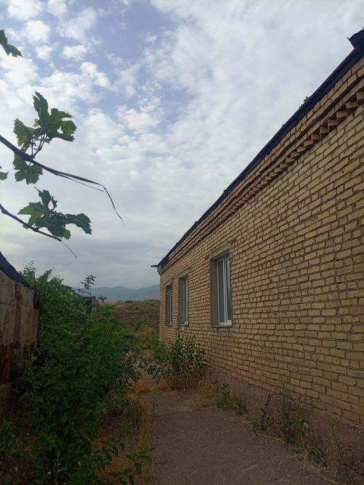 Продаётся дом в Бостанлыкском районе  в Искандере