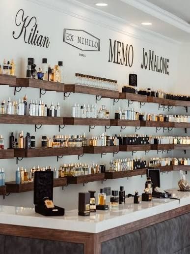 Сдам бутики и островки под парфюмерию и косметику